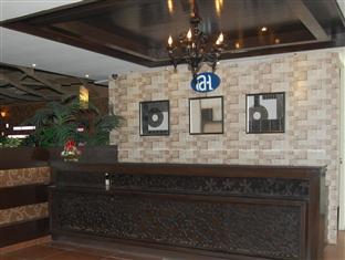 Apex Hotel Baddi Екстериор снимка